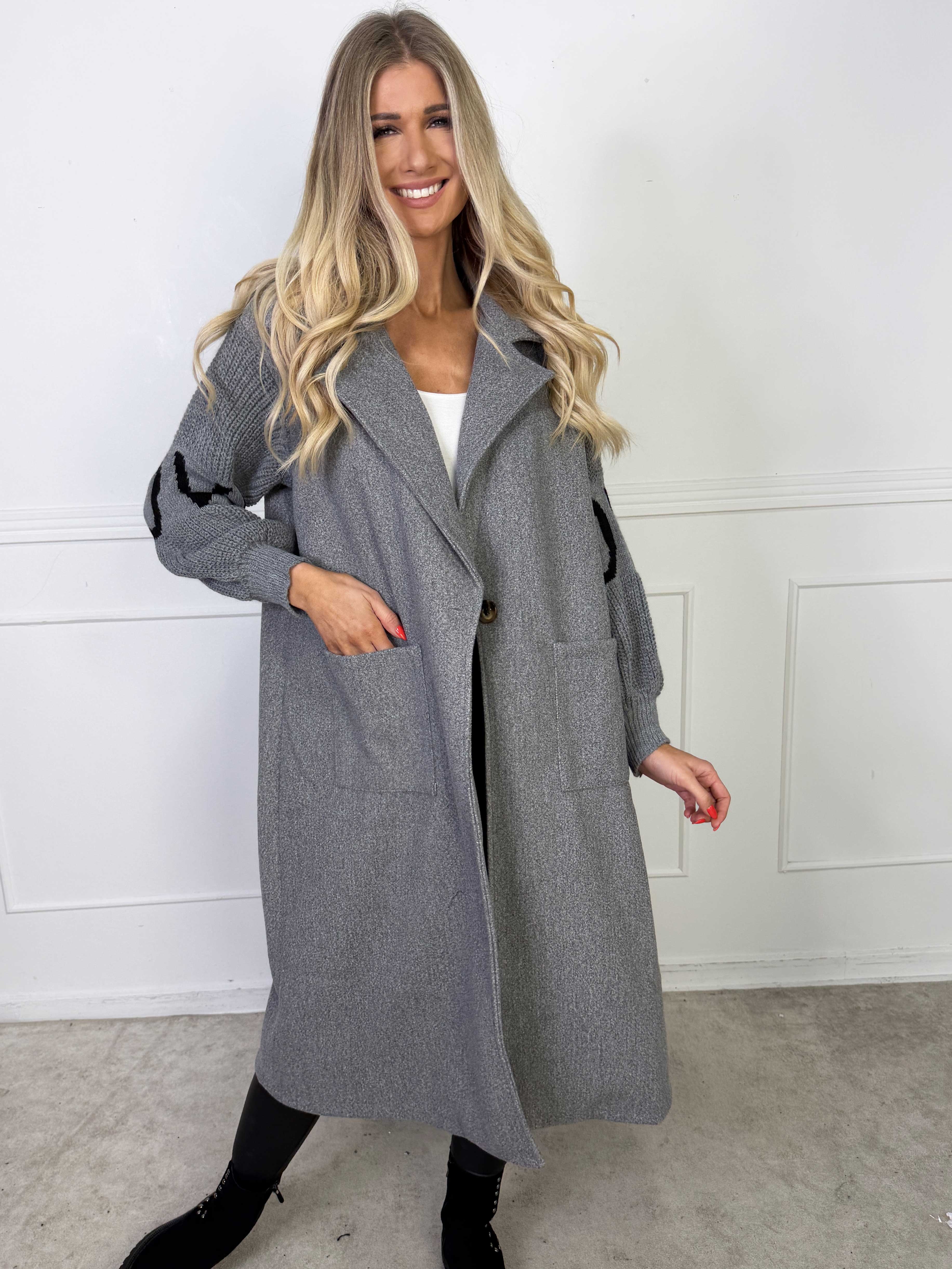 Debbie Midi - Fin frakke med strikærmer